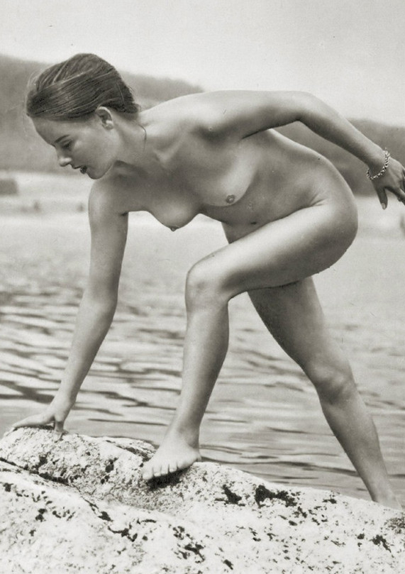 Ретро фото голых девушек на пляже